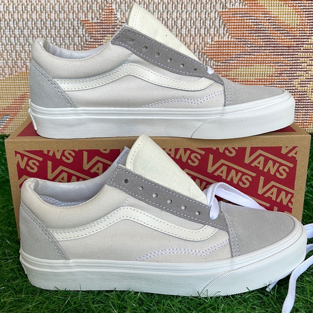 Vans WMNS Old Skool
Color Block Grey/Multi
VN0ASKRS6KL Sneakers